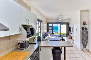 Huis Der Scheepers aan Zee - Shakas Rock - 2BR Modern Coastal Apartment - Sea View - Serviced Daily - 2