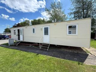 Spacious 8 Berth Caravan For Hire At Southview Holiday Park Ref 33002Tc - Skegness - 5