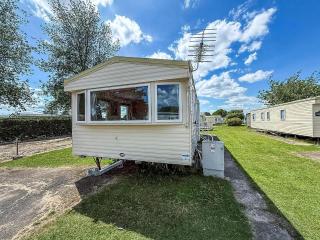 Spacious 8 Berth Caravan For Hire At Southview Holiday Park Ref 33002Tc - Skegness - 4