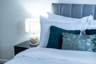 Spacious 5 Bedroom Detached Home, Free Parking, Sleeps 10, Near City Centre - Edinburgh - 0