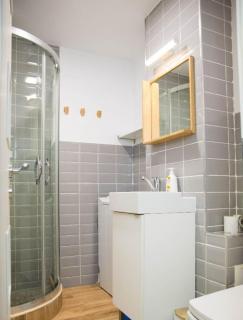 Apartament Elegant & Central Complet Utiliat Self check-in - Bucharest - 3