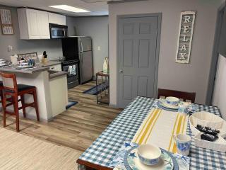 Charming Waterfront Escape 2BR 10 Min to NOLA - Chalmette - 6