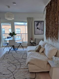 Portside LUX Apartment -Private Free Parking-1Night Cruise Parking Included - 4