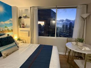 Waikiki Ocean City View 2 Bedroom 2 Bath - Honolulu - 1