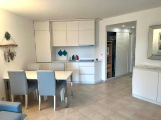 Lovely flat with terrace, swimming pool and garage - 2