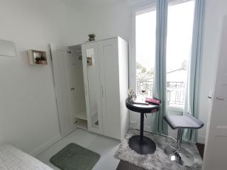 Cozy Life In Colombes - 1