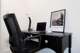 Stylish 3-Bed House nr Southampton Town-Parking - Southampton - 4