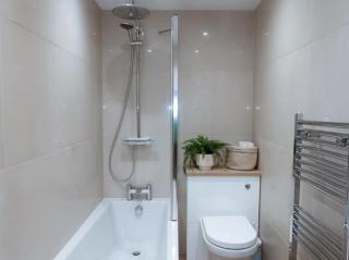 Modern 3 Bed House nr Southampton Town-Parking Contractors Welcome - 1