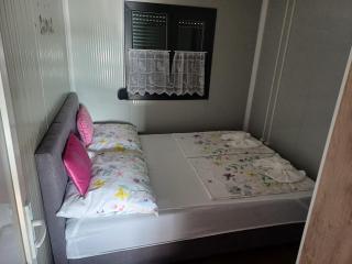Apartmani Kaluđer - - 8