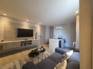 Moderna suite frente al lago cerca a la playa - 0