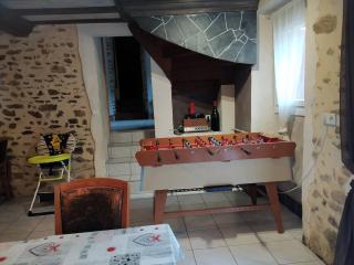 gite le jouteau, piscine interieure, babyfoot, ping pong - Mont-Saint-Jean - 3