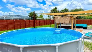 King Bed Hot Tub Pool Table Video Games - 8