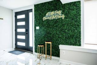 Gatsby Theme Near Downtown with Hot Tub & Game Room - Lake Geneva - 7