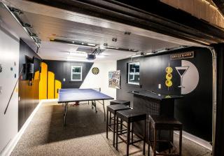 Gatsby Theme Near Downtown with Hot Tub & Game Room - Lake Geneva - 3