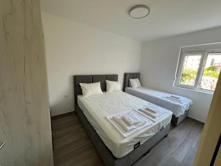 Apartmani Aki 3 - Sutomore - 1
