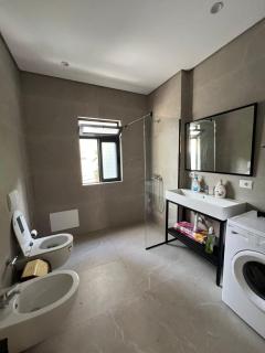 Dennys Apartments Villa at Komuna e Parisit - Tirana - 1