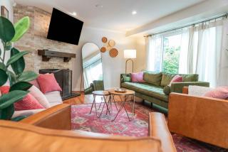 HWY Chalet Centrally located to area attractions - Lake Geneva - 0