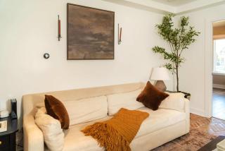Magnolia Manor - Remodeled Home Near Downtown - Lake Geneva - 4