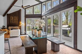 Game Lovers Getaway In Abbey Springs with Golf Cart - Lake Geneva - 0