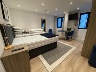 Canal Walk Studio Apartments - Southampton - 2