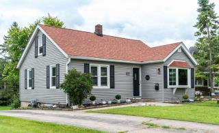 Pet Friendly Lake Geneva Getaway for 6 - Lake Geneva - 6