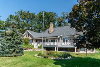 Tranquil Family Retreat - for 10 - Lake Geneva - 4
