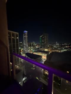 Luxury Victory Park VYBE! - Dallas - 3