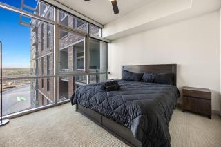 Luxury Victory Park VYBE! - Dallas - 1
