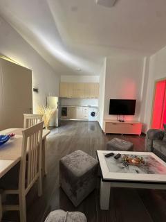 Hoxhaj Apartamente Vlore - Polisi i Vogël - 4