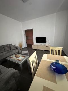 Hoxhaj Apartamente Vlore - Polisi i Vogël - 2