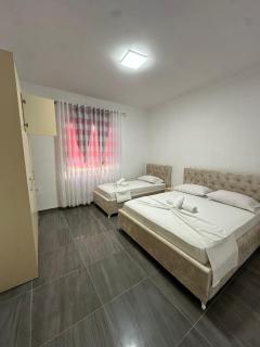 Hoxhaj Apartamente Vlore - Polisi i Vogël - 0