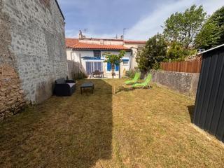 maison avec terrasse et jardin, 20 minutes de la plage - Saint-Jean-dʼAngle - 1