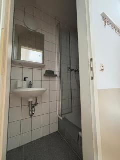 Einzelzimmer-Bad, Kühlschrank-TV-15 - Meine - 5