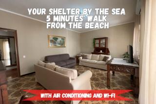 5 Minutes' Walk from the Beach, with Two Bedrooms - 0