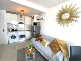 Reel Apartments- Walk to the beach and centre - Torrevieja - 0