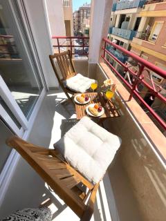 Reel Apartments- Walk to the beach and centre - 0