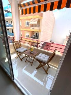 Reel Apartments- Walk to the beach and centre - 8