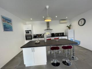 Cozy house, sleeps 6, pool - 4