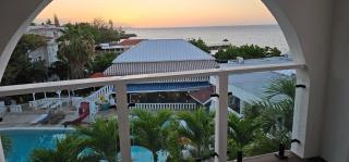 Paradise View- Oceanfront Oasis - Runaway Bay - 6
