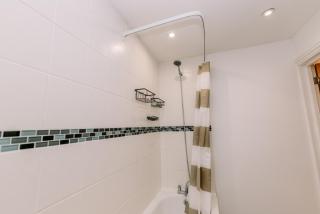 Chic 3 Bed Flat on Harbour Way - Folkestone - 3
