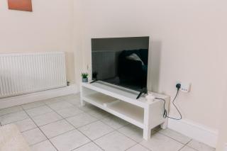 Chic 3 Bed Flat on Harbour Way - Folkestone - 9