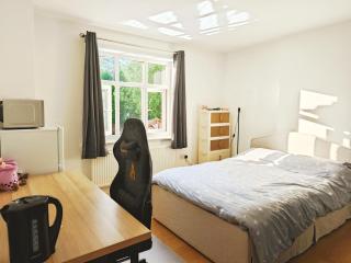 Doctor's Keep - Two Large Ensuite Rooms - Southampton - 9