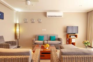 Oceanfront Parrotfish at Den Laman - 2