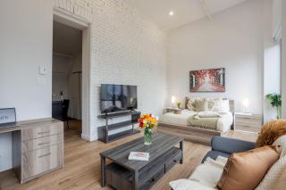 Lovely Loft with Views on Bishop - MTL - Montréal - 4