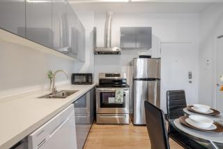 Lovely Loft with Views on Bishop - MTL - Montréal - 2