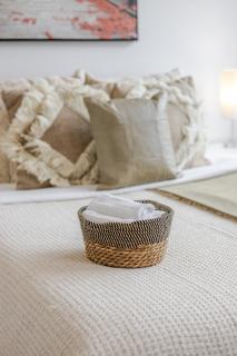 Lovely Loft with Views on Bishop - MTL - 3