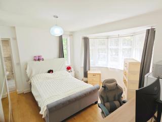 Doctor's Keep - Two Large Ensuite Rooms - 0