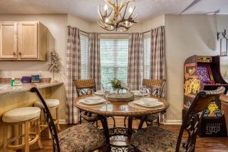 Creekside Cottage - Pigeon Forge - 3