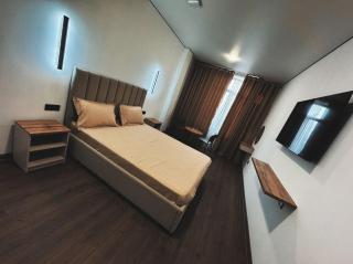Gatsby Hotel - Bishkek - 1