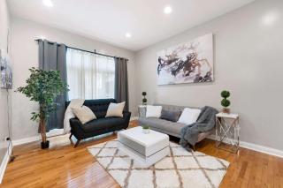 Spacious Luxury Retreat 8 Bed Oasis with 6 Baths - Chicago - 5